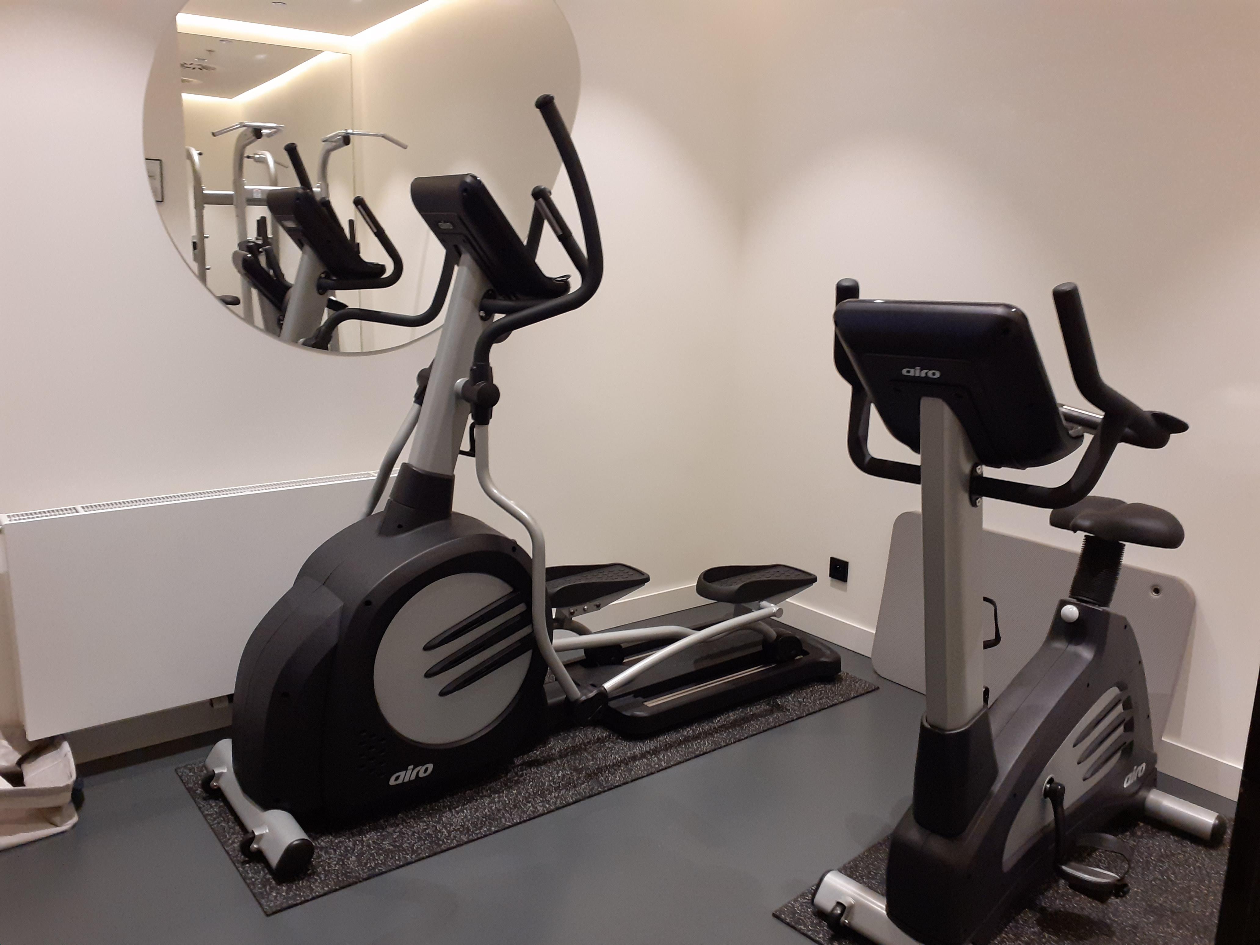 Hotel Urban Creme Praga Esterno foto Elliptical trainer (left)