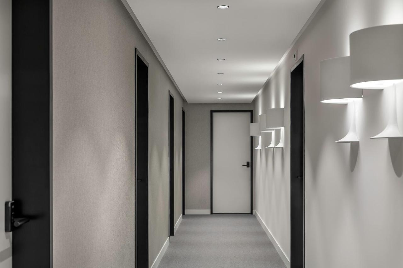 Hotel Urban Creme Praga Esterno foto A corridor